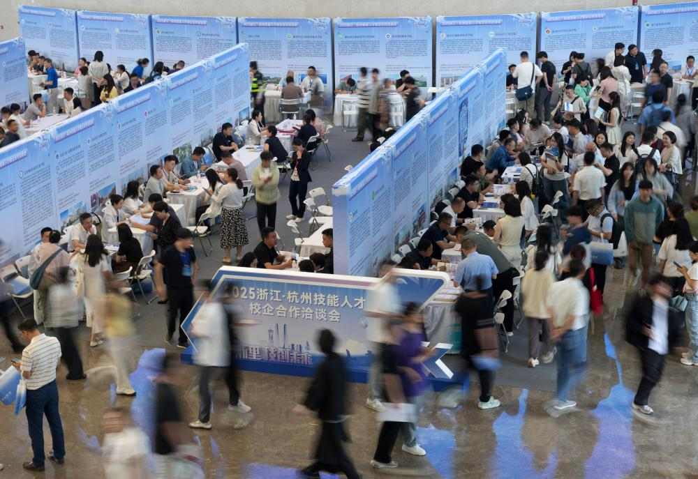 精准发力、多方协同——促进高校毕业生高质量充分就业见闻(图3)